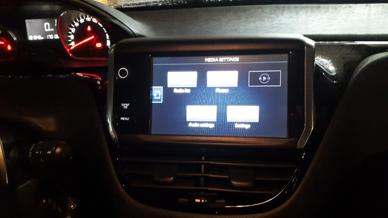 Peugeot 208 2011